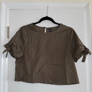 SHEIN Keyhole Back Knot Cuff Top